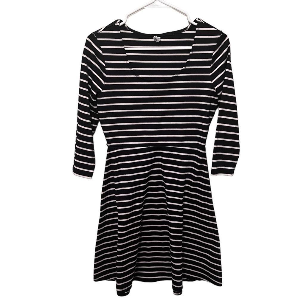 Old Navy black and white stripped summer dress half sleeve